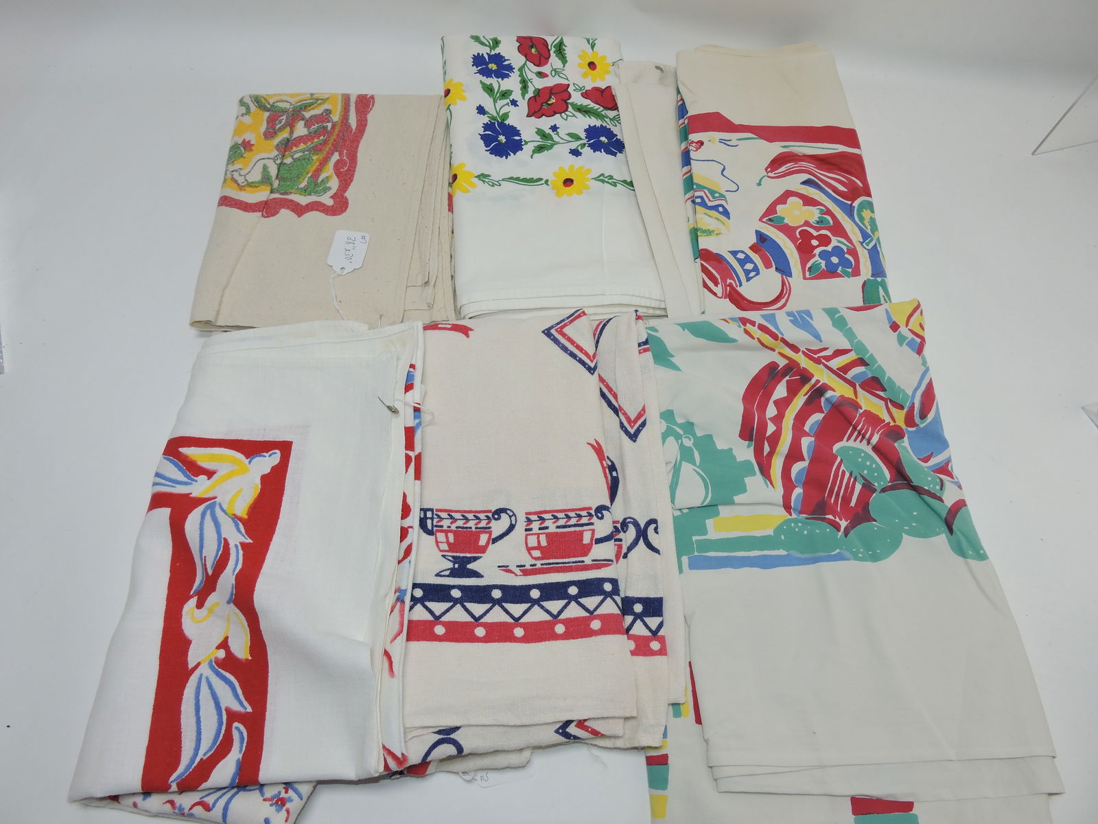 Lot of 6 vintage tablecloths (1 of 1)