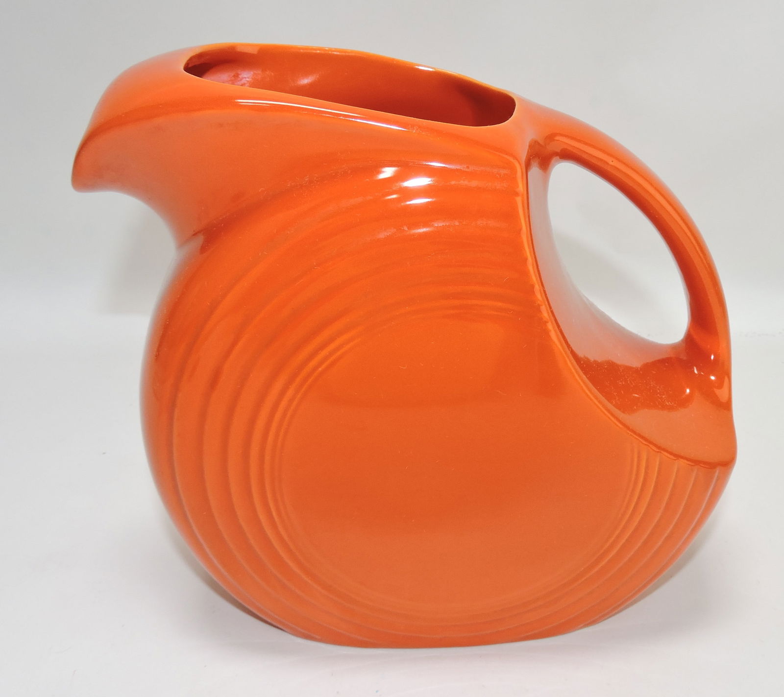 Fiesta disc water pitcher, red (1 of 1)