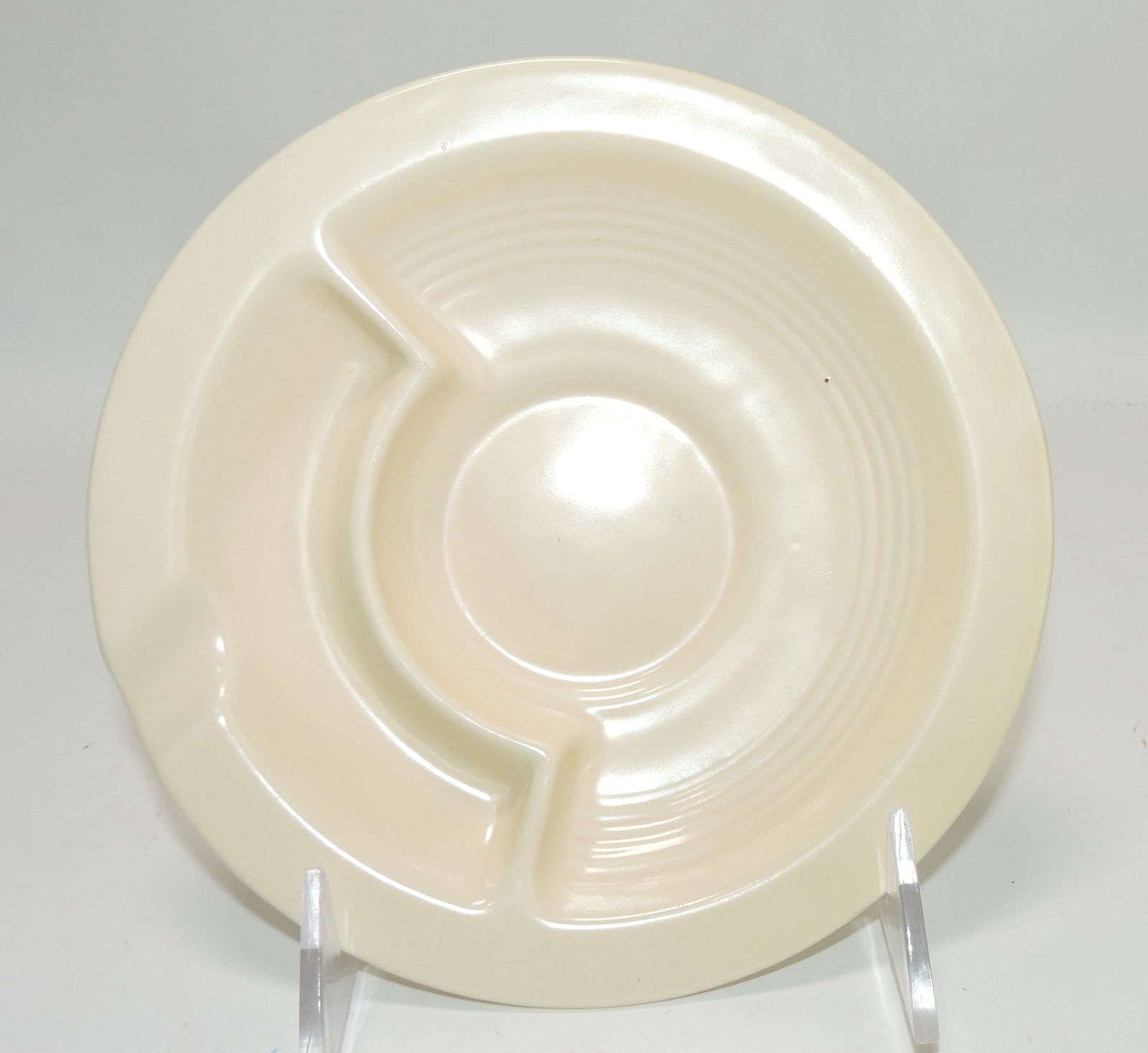 Harlequin saucer ashtray, ivory (1 of 1)