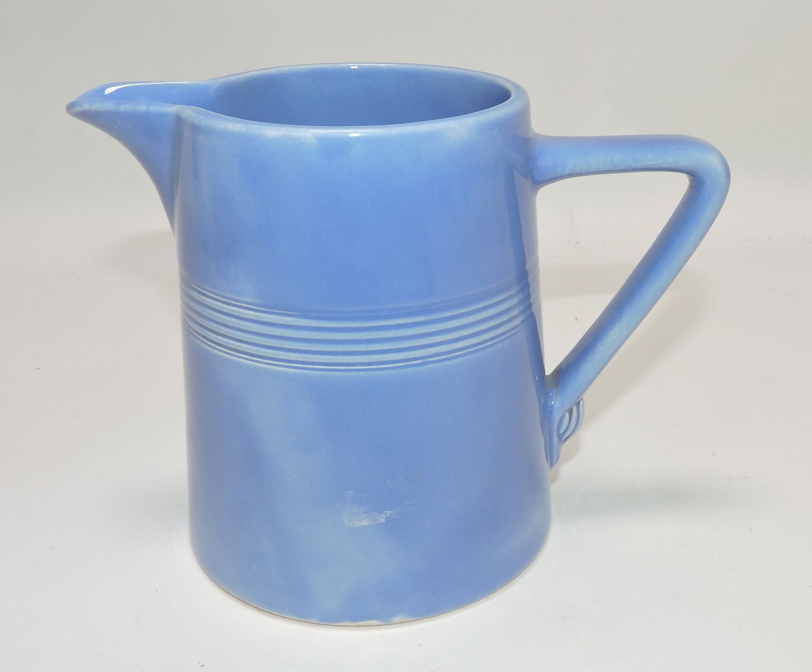 Harlequin 22 oz jug, mauve blue (1 of 1)