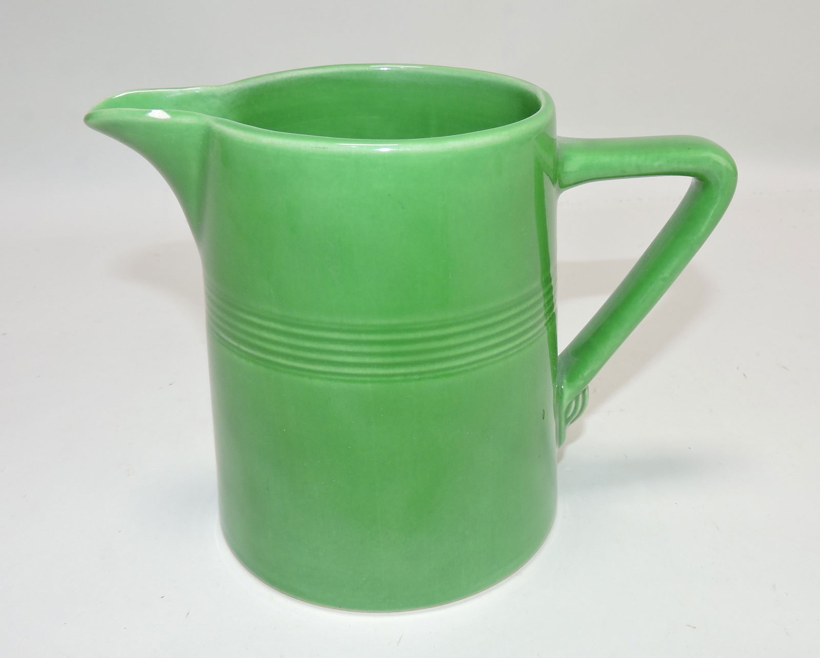 Harlequin 22 oz jug, medium green, (1 of 2)