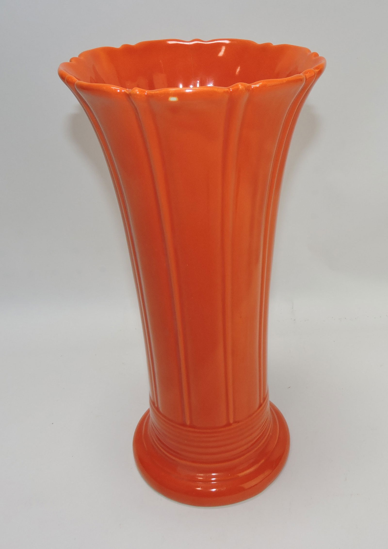 Fiesta 12" flower vase, red, hairline (1 of 1)