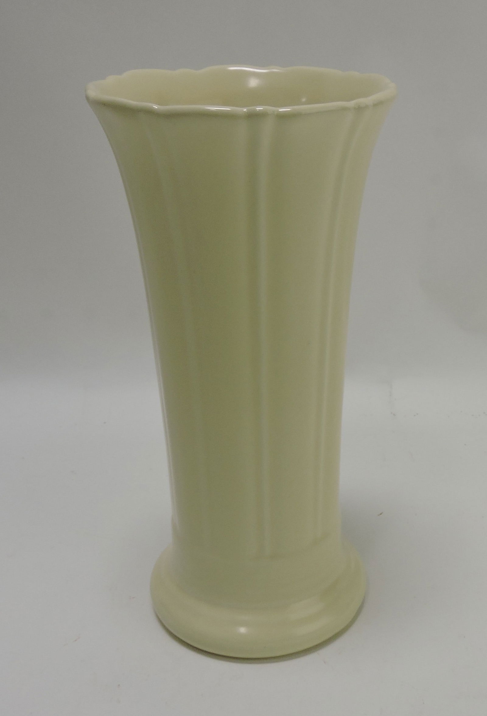 Fiesta 8" flower vase, ivory (1 of 1)