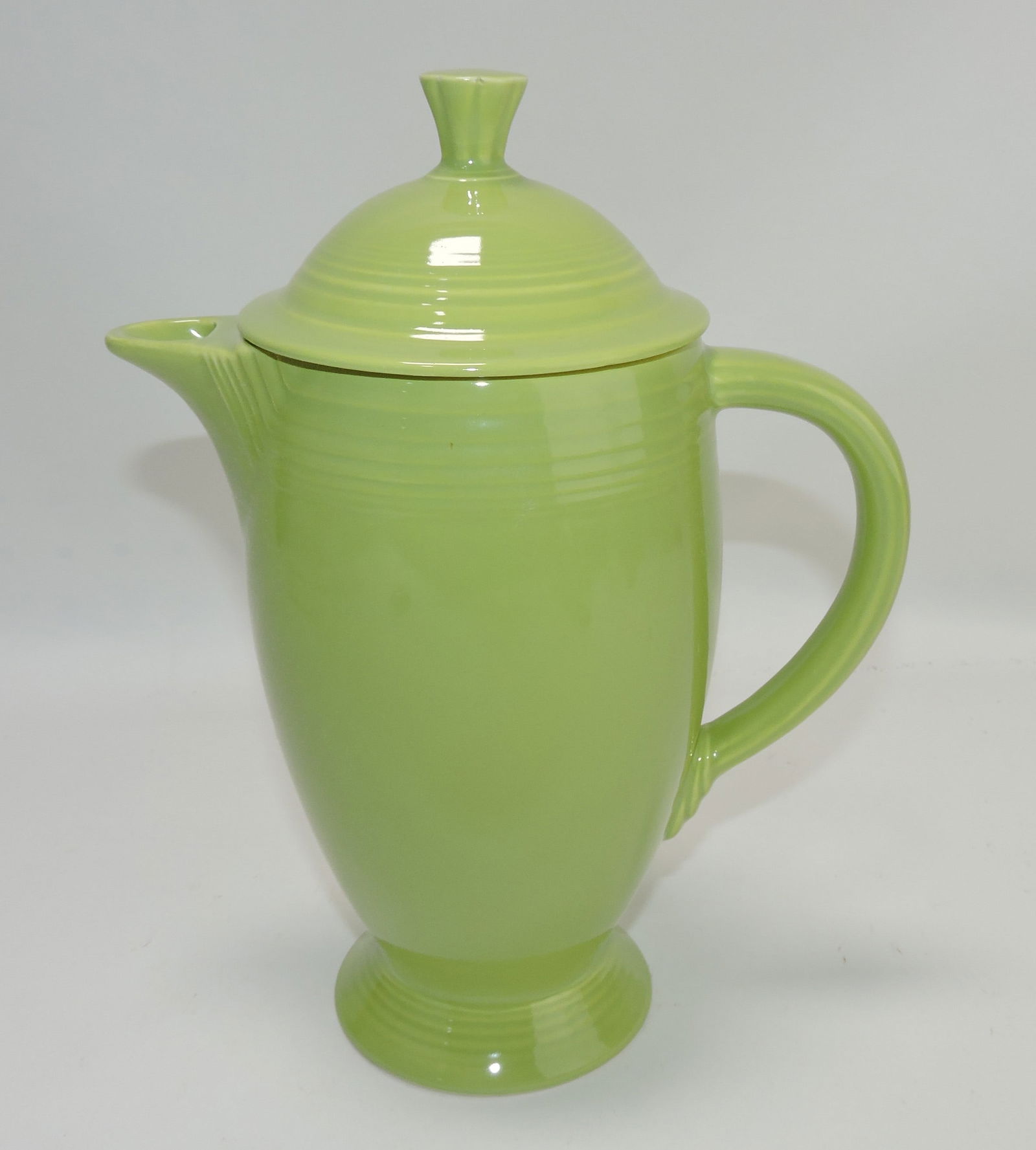 Fiesta coffee pot, chartreuse, very minor (1 of 1)