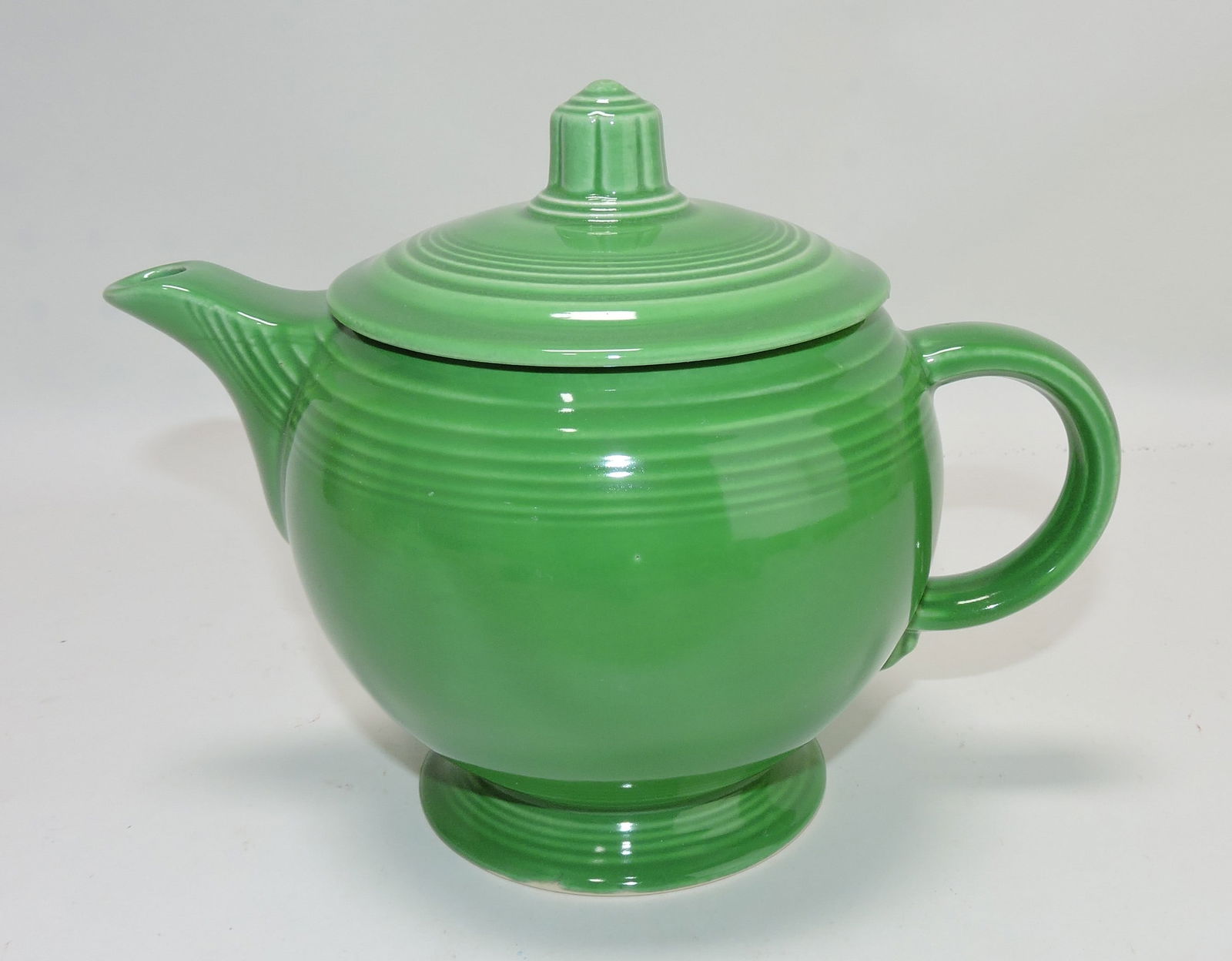Fiesta medium teapot, medium green (1 of 1)