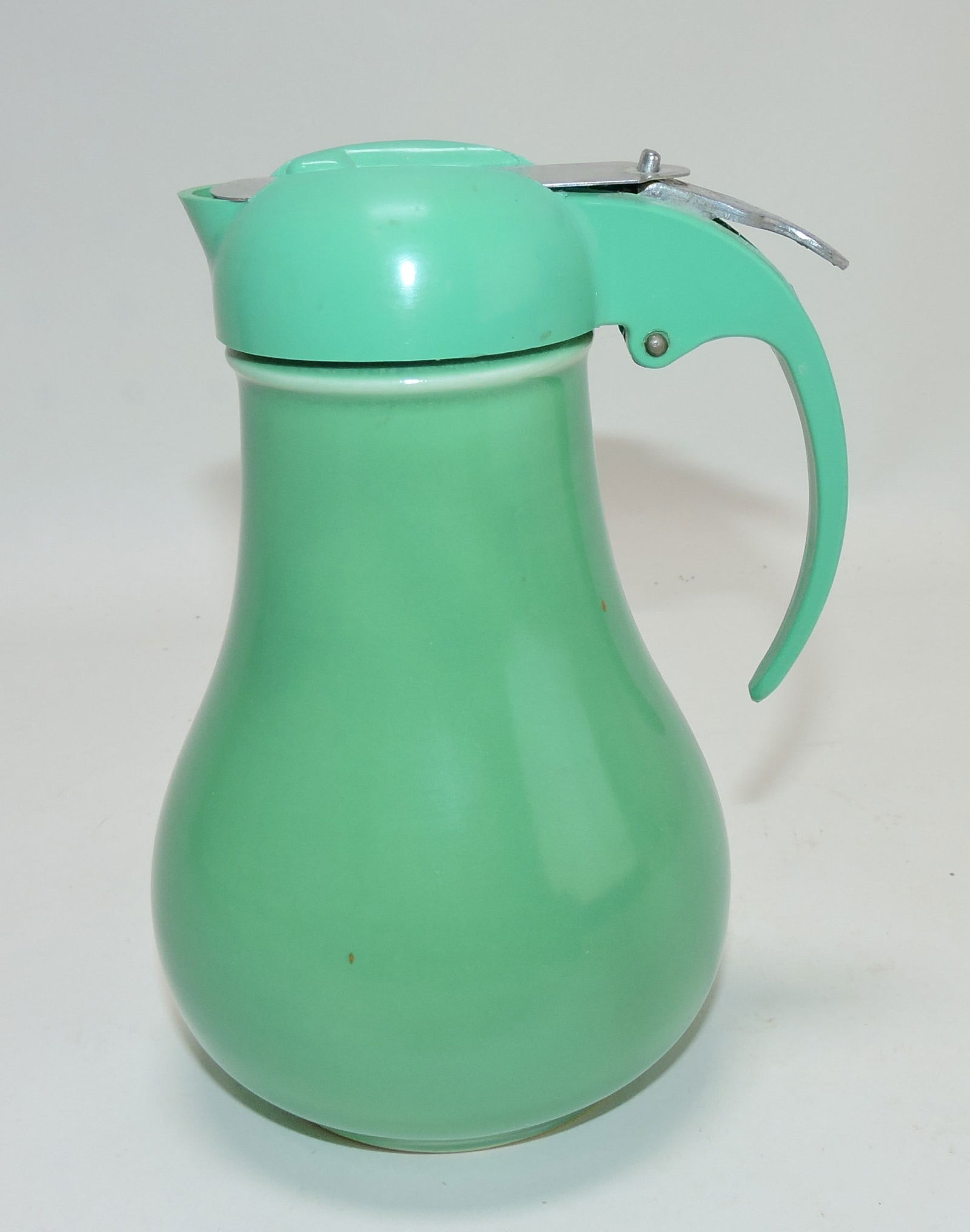 Fiesta syrup pitcher, green (1 of 1)
