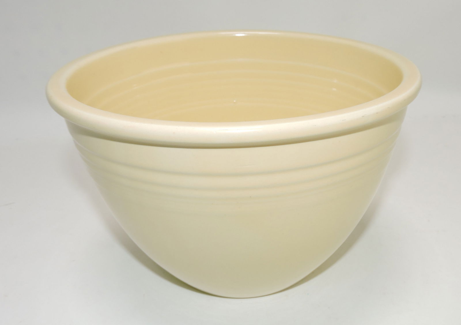 Fiesta #4 mixing bowl, ivory (1 of 1)