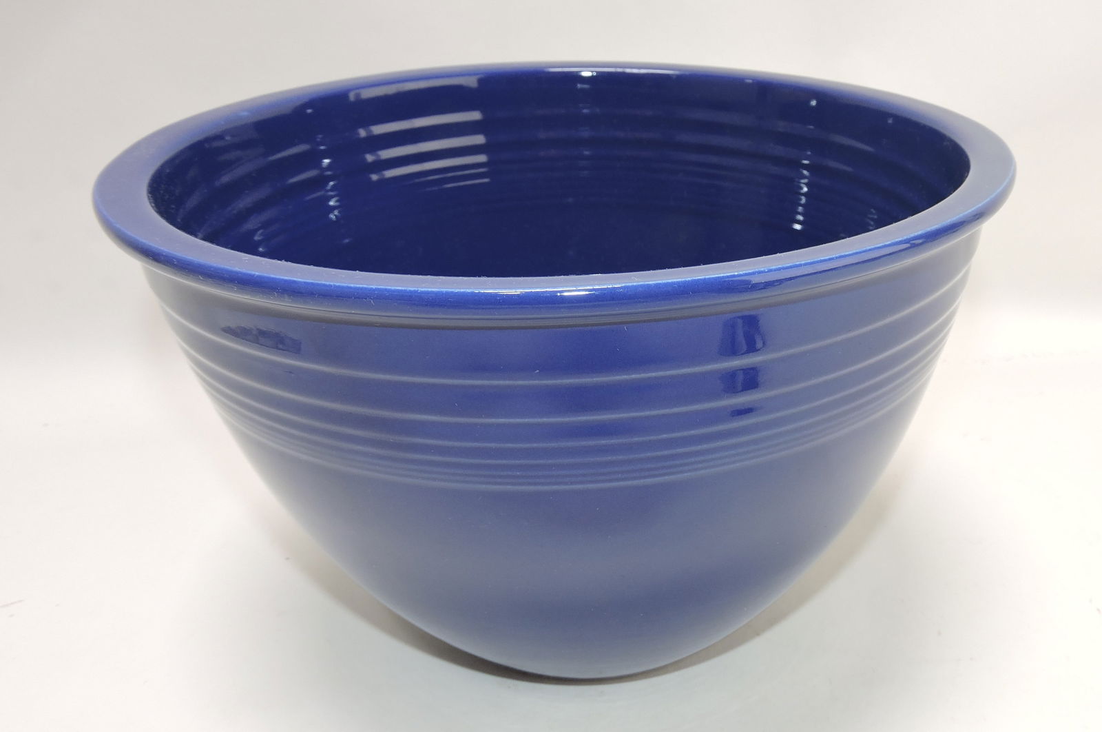Fiesta #6 mixing bowl, cobalt,: inside rings