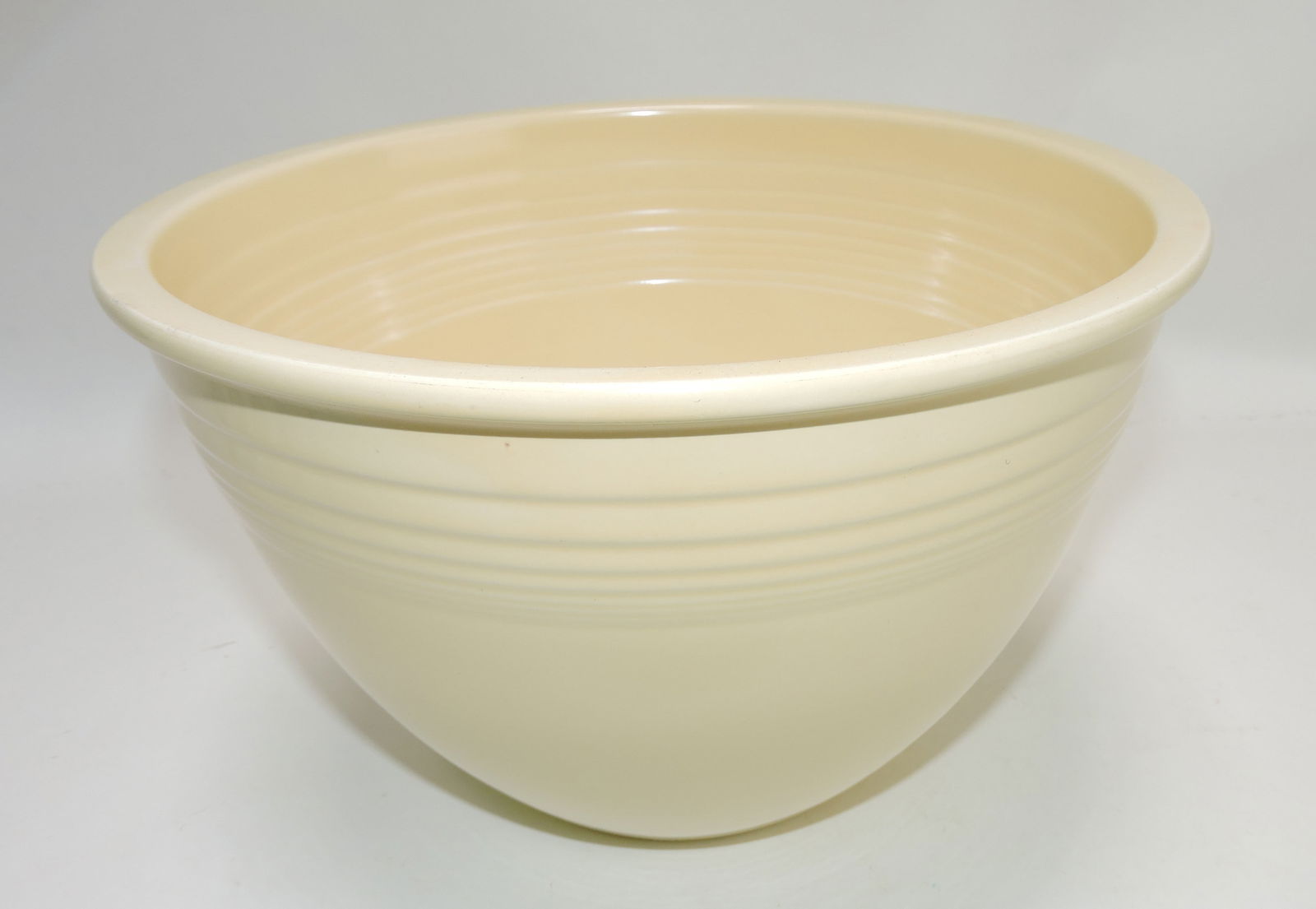 Fiesta #6 mixing bowl, ivory (1 of 1)