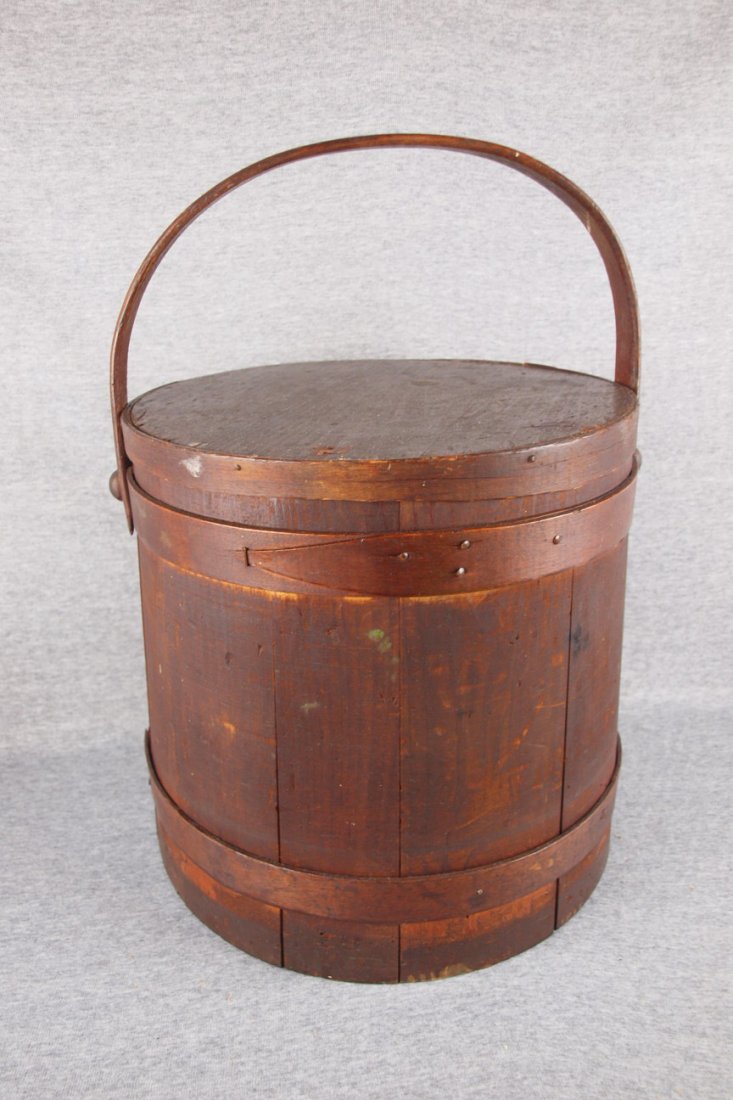 Early wooden sugar pail with lid, 12"h : Early wooden sugar pail with lid, 12"h