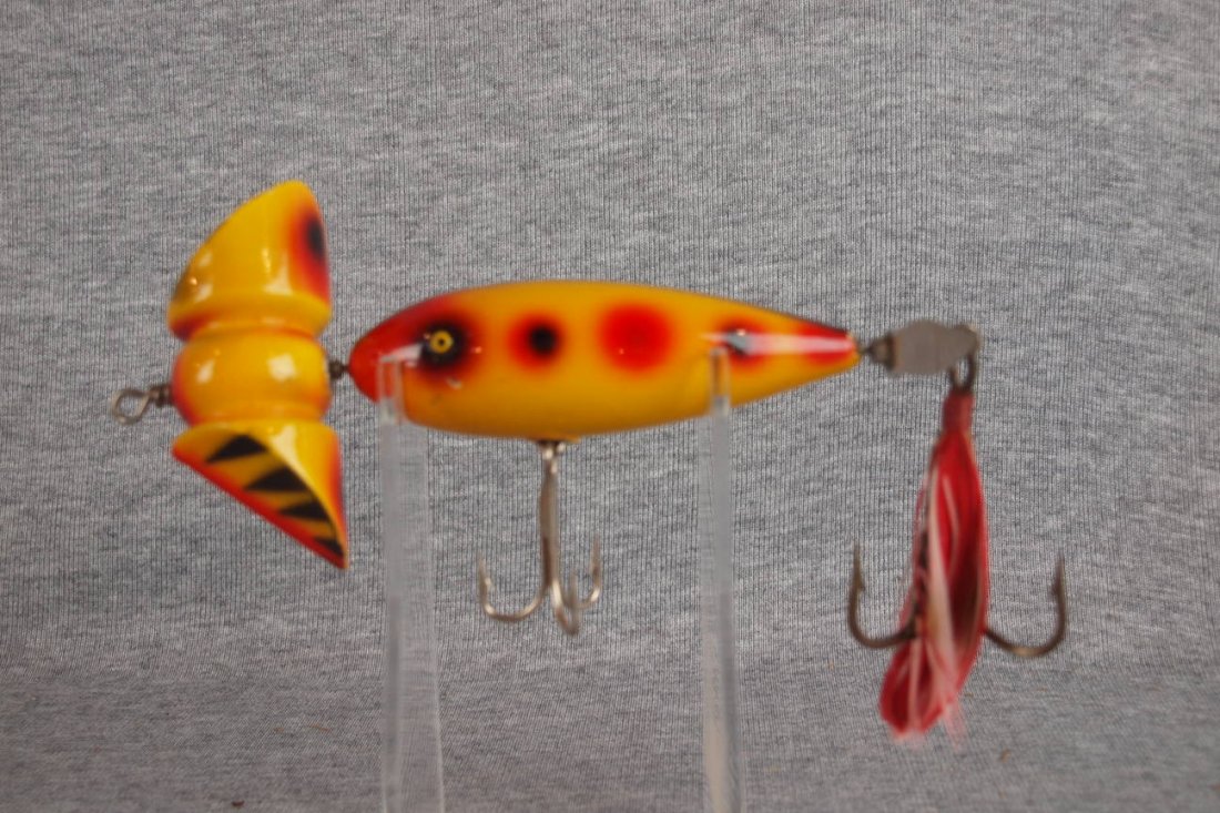 RARE South Bend Truck-Oreno fishing lure with yellow : RARE South Bend Truck-Oreno fishing lure with yellow spot with butterfly finish front spinner
