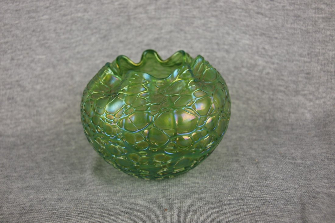 Loetz green art glass iridescent rose bowl, 3 1/2" 