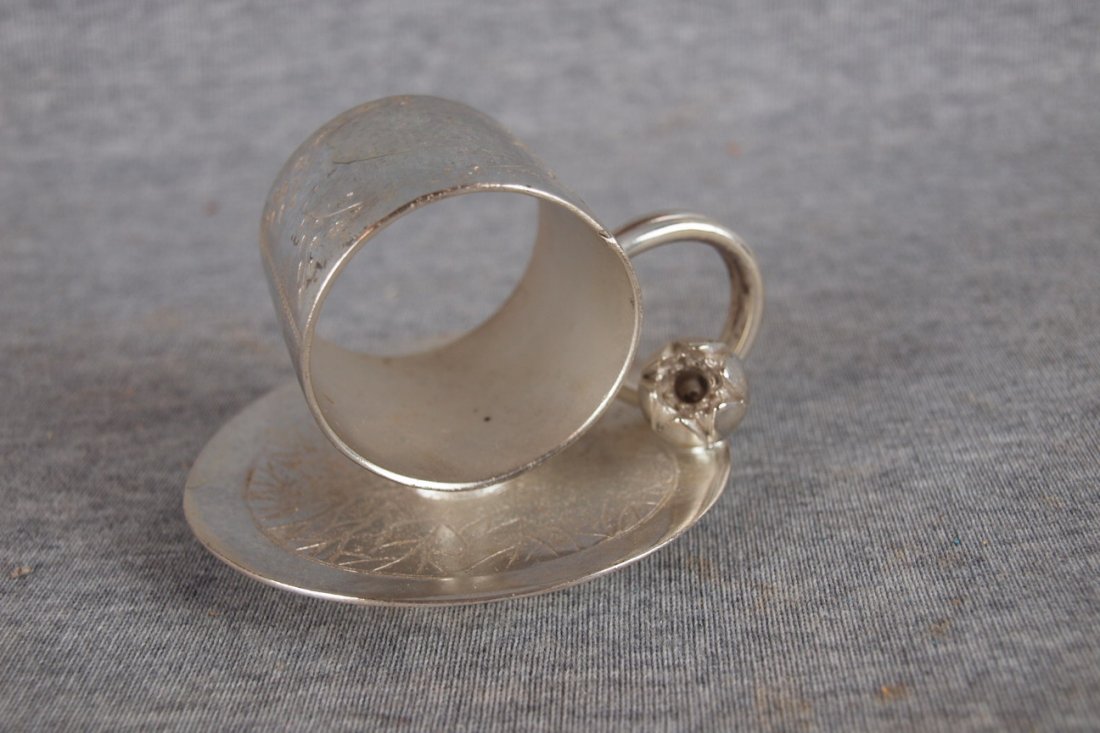 Meridian silver pond lily figural napkin ring