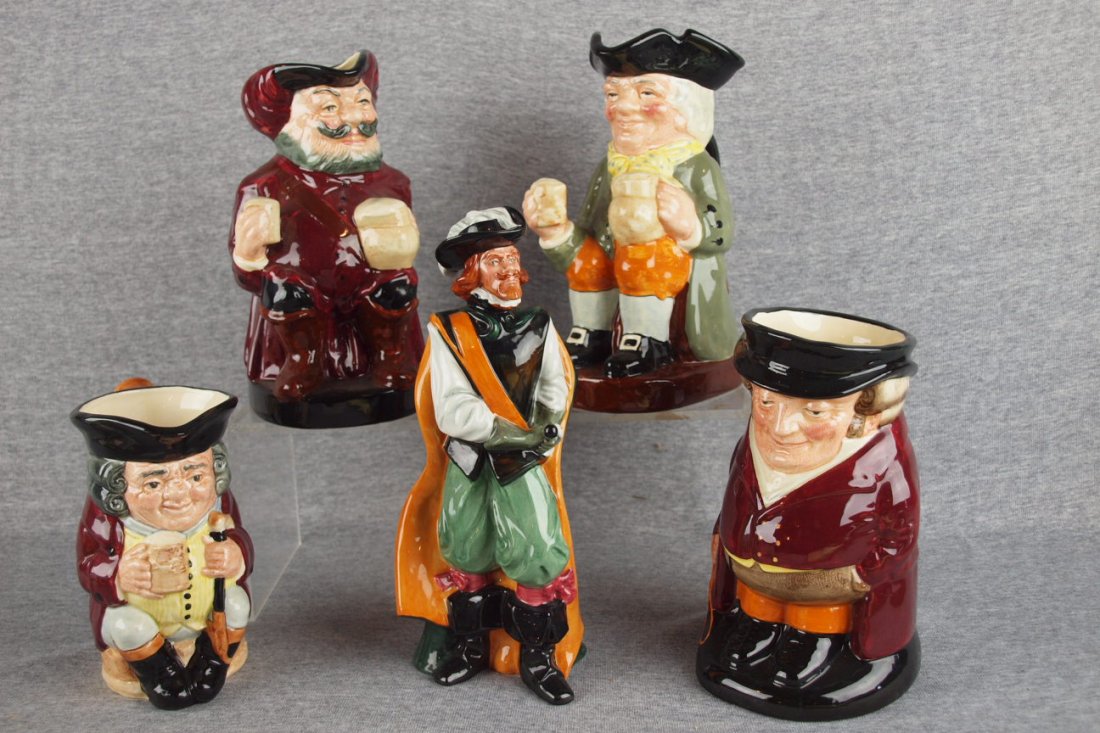 Royal Doulton lot of 5 items - Cavalier figure HN2716