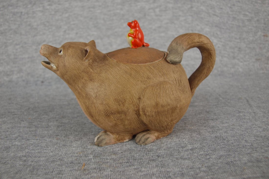 Japanese Banko ware figural teapot of racoon, 6 1/2": Japanese Banko ware figural teapot of racoon, 6 1/2"
