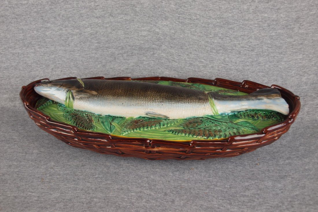 George Jones majolica salmon fish tureen with a larg - 2