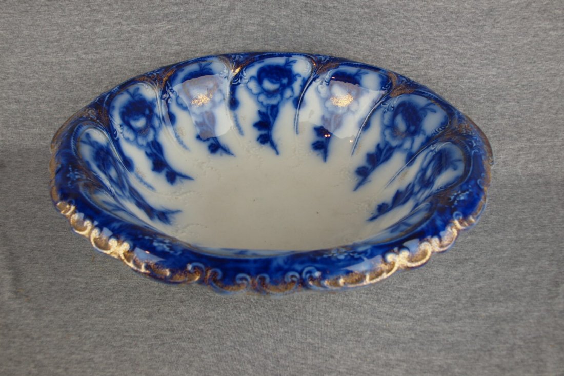 Flow blue J. & G. Meakin Wellington wash bowl, 17"d : Flow blue J. & G. Meakin Wellington wash bowl, 17"d