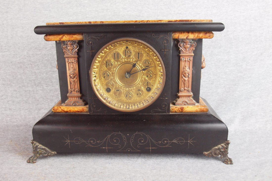 Seth Thomas black mantle clock: Seth Thomas black mantle clock