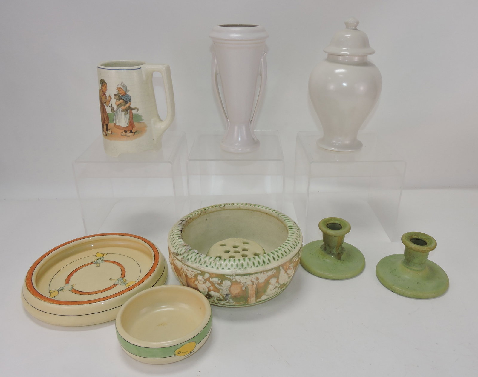 Roseville lot of 9 pieces (1 of 1)