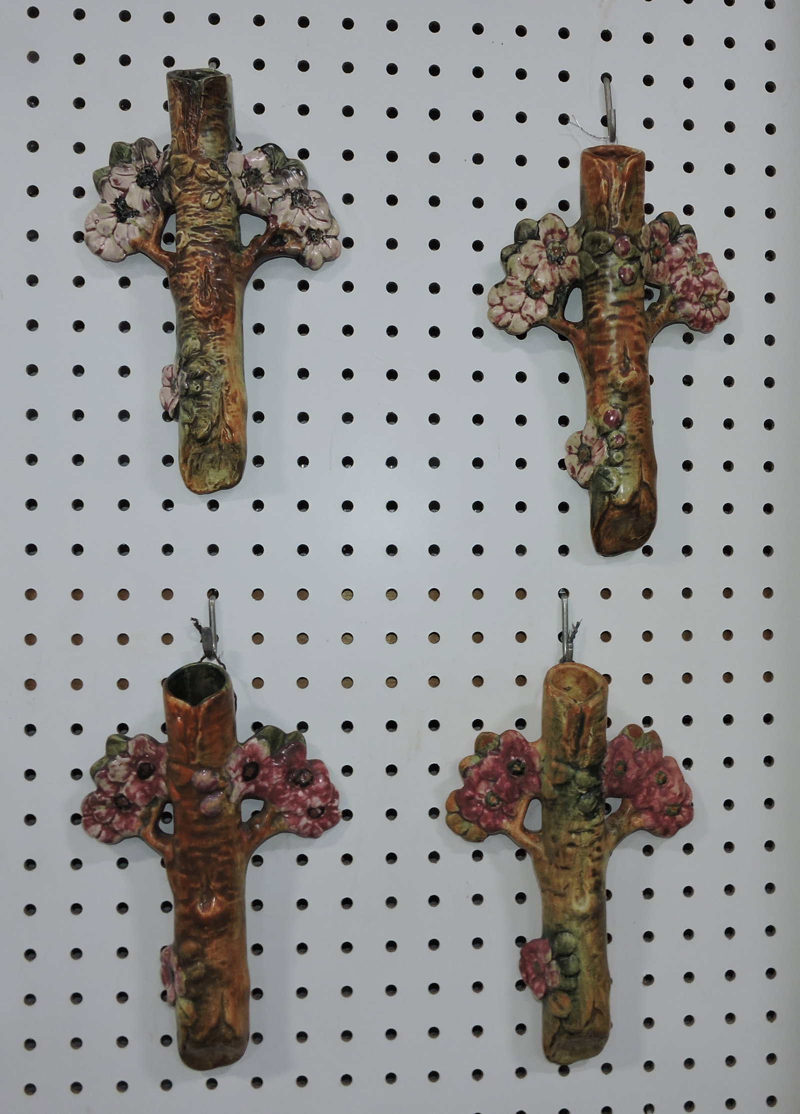 Weller set of 4 Woodcraft wall pockets,: 9"