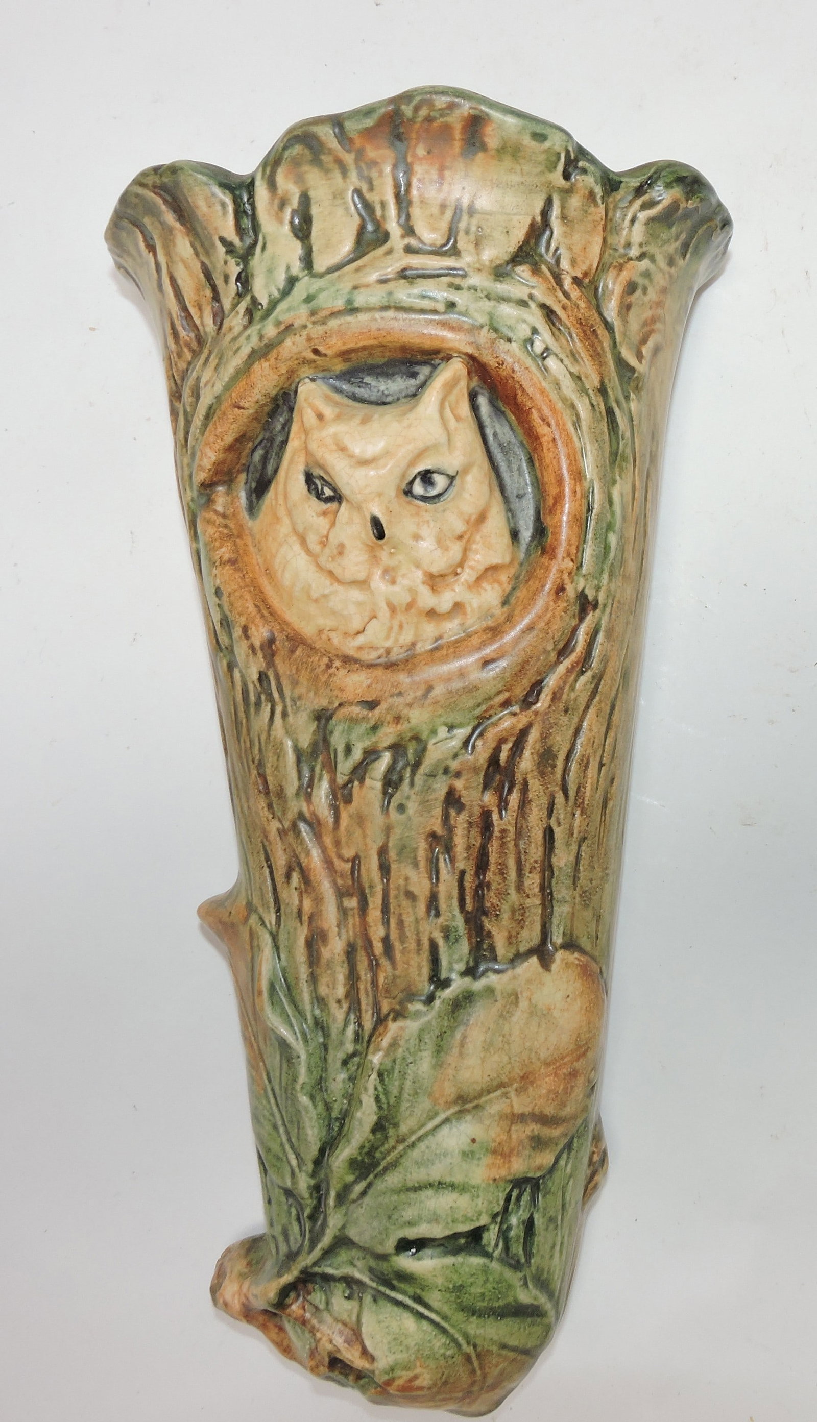 Weller owl wall pocket, 11": .