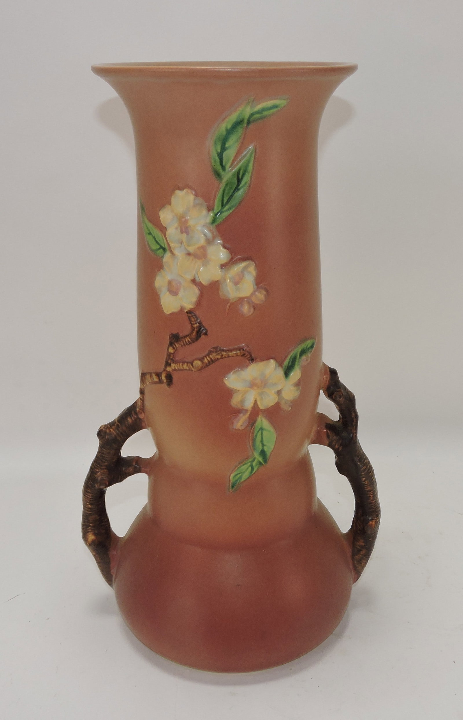 Roseville pink Apple Blossom vase, (1 of 1)