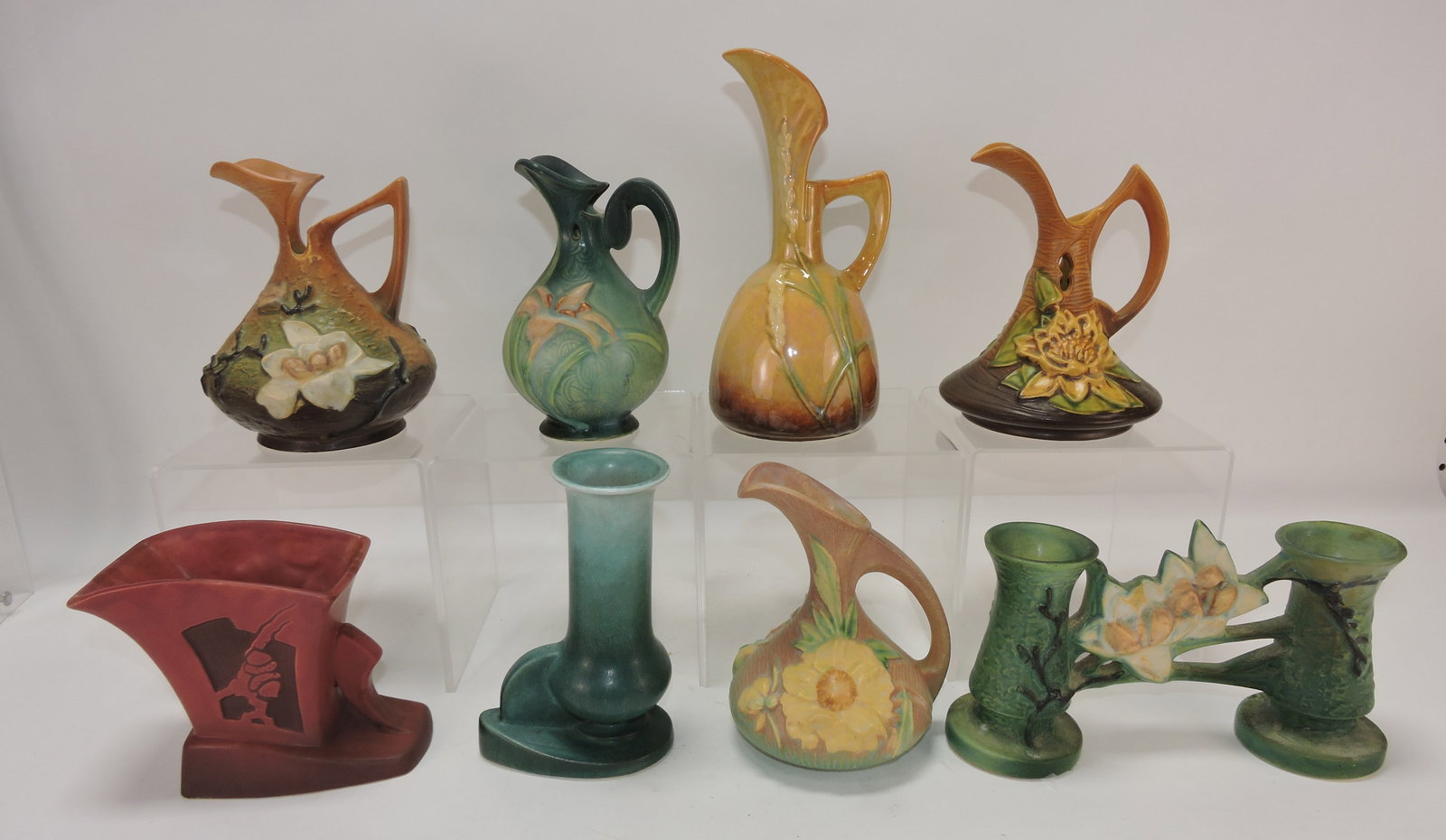 Roseville lot of 8 pieces, 5" to 9": .