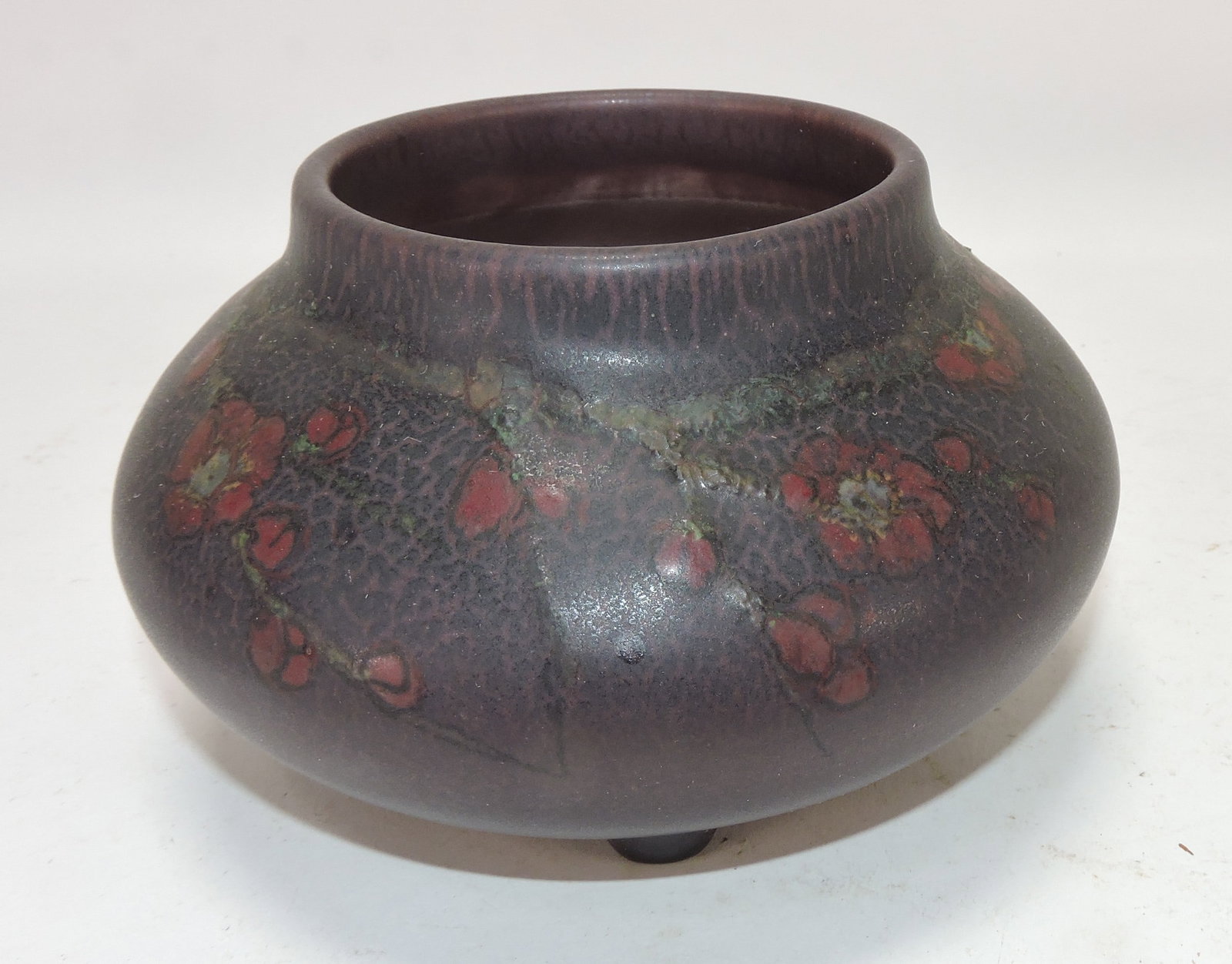 Rookwood Vellum footed flower pot (1 of 3)