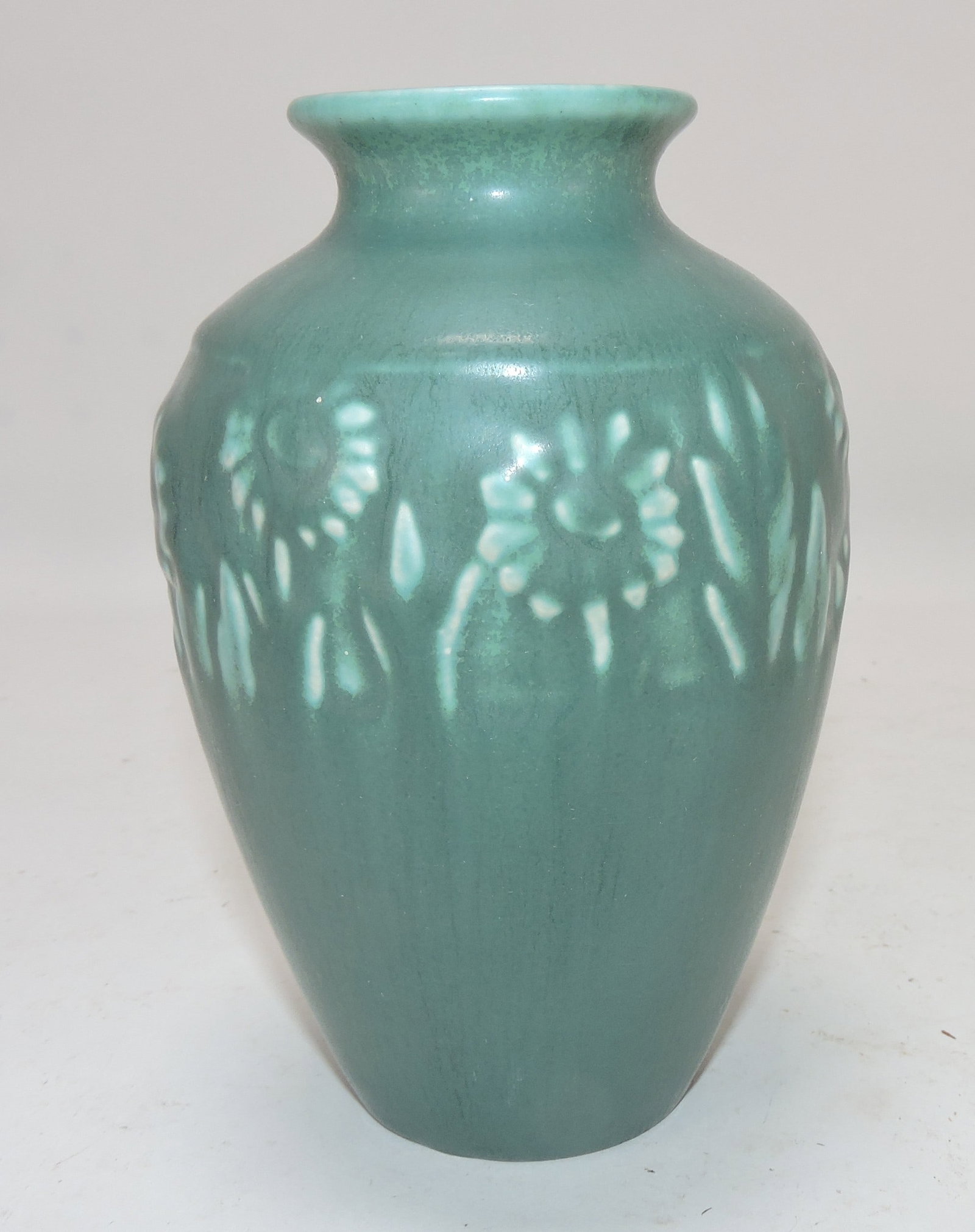 Rookwood art pottery embossed daisy (1 of 2)