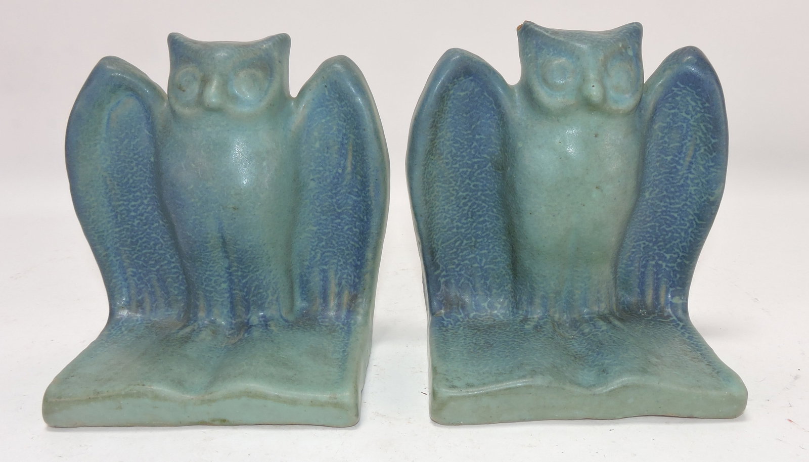 Van Briggle pair of owl bookends, 5", (1 of 2)