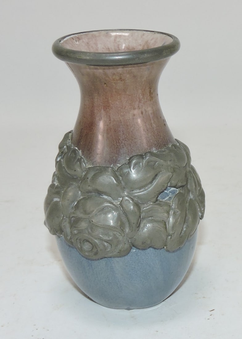 Pottery vase with flower embossed (1 of 2)