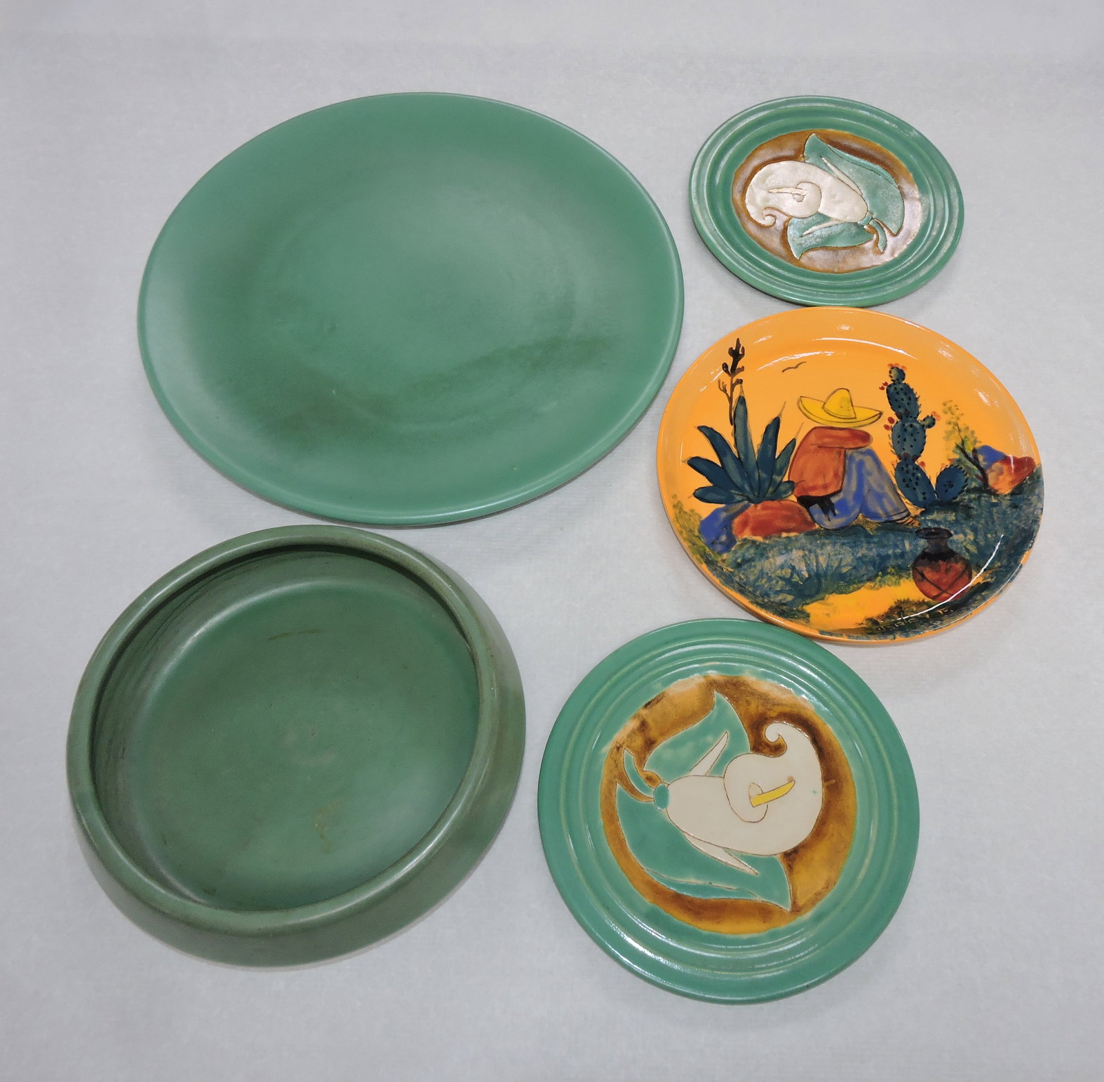 Lot of 5 plates/bowls (1 of 1)