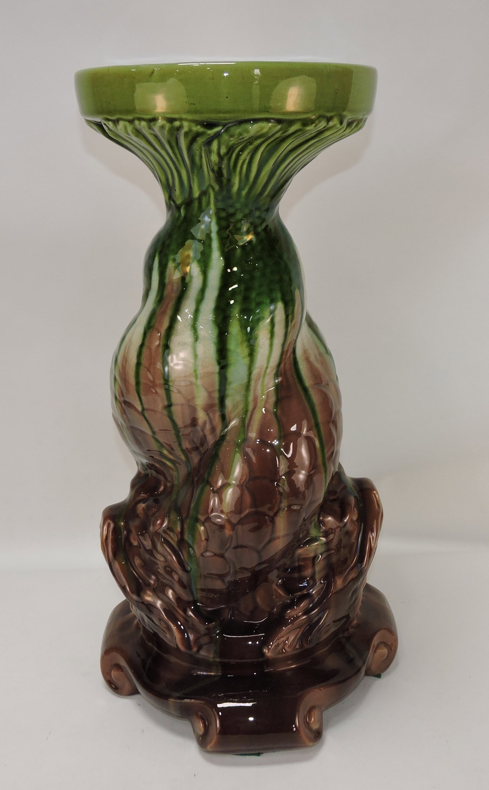 Majolica blended glaze pedestal (1 of 1)