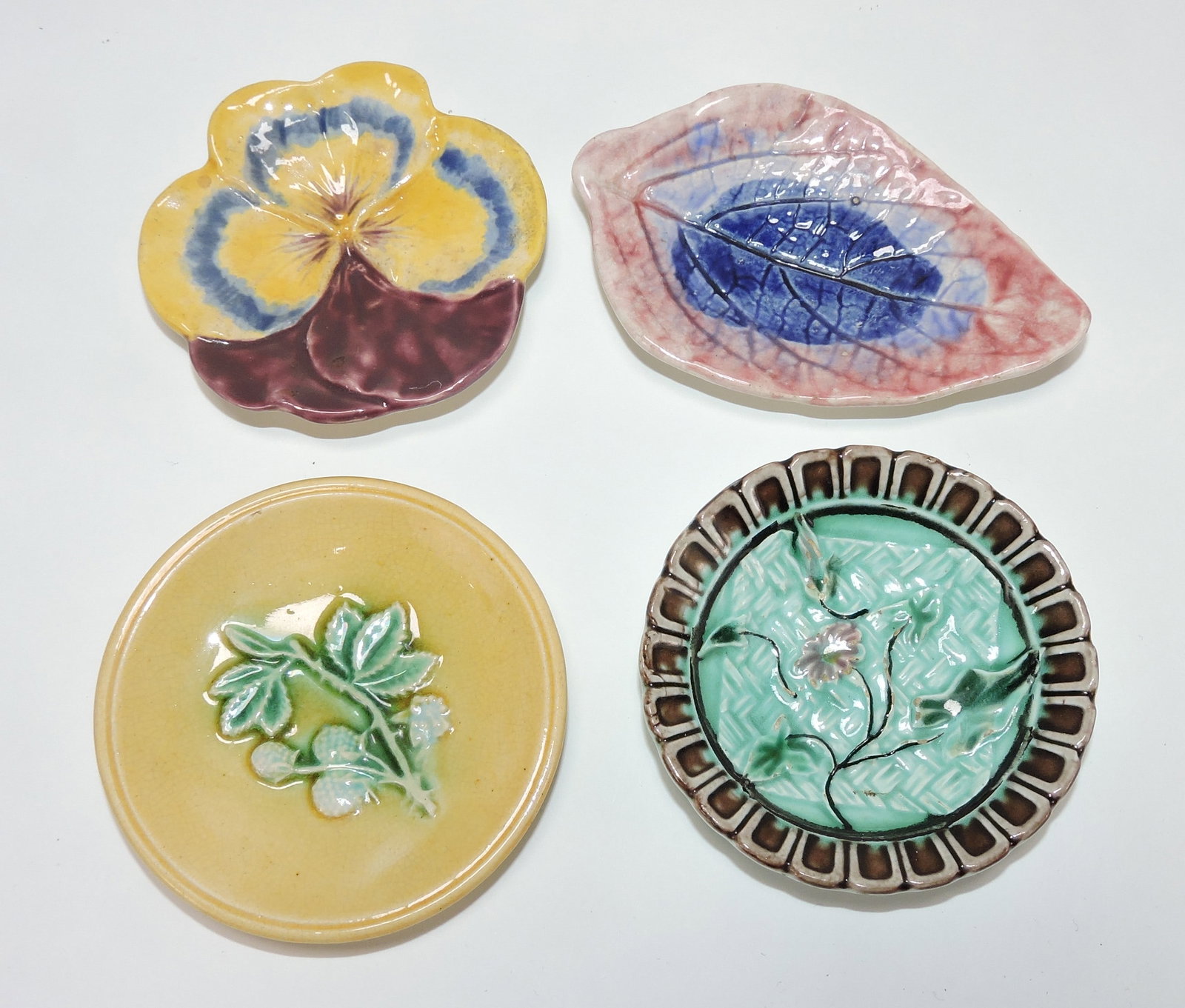 Etruscan majolica lot of 4 butter pats,: 3"