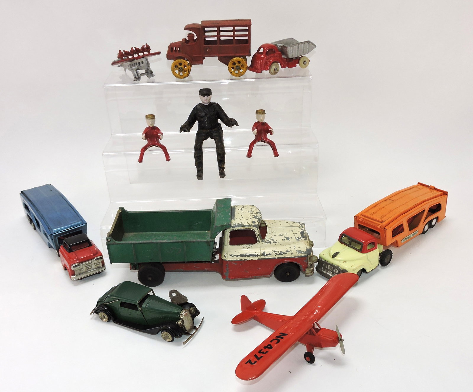 Lot of assorted toys, Hubley and others (1 of 1)