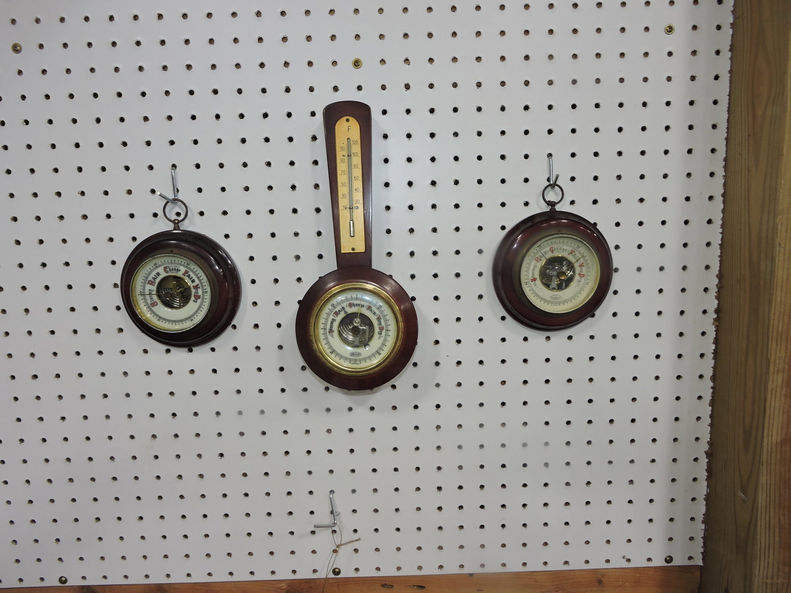 Lot of 2 barometers: .