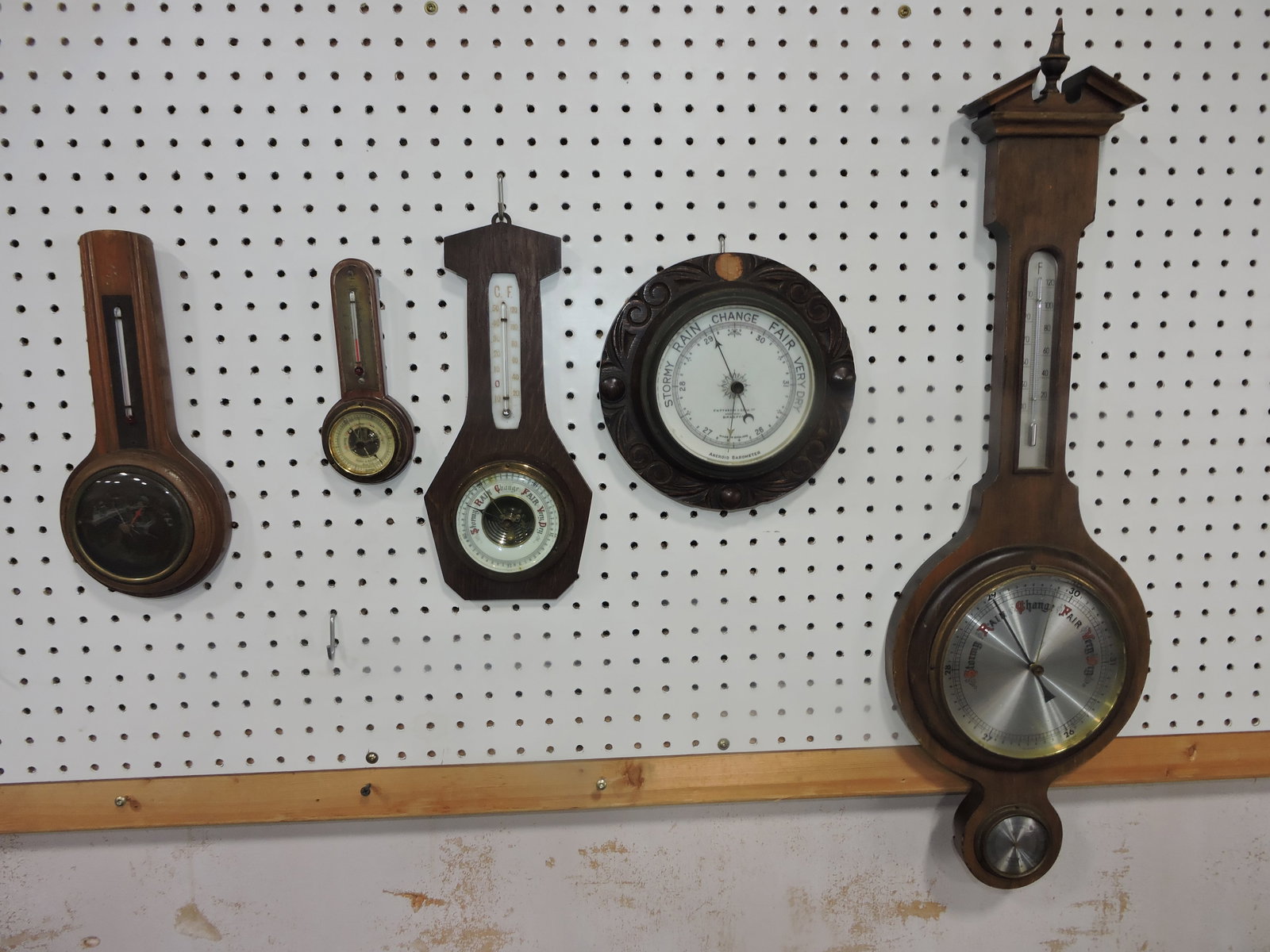 Lot of 5 barometers: .