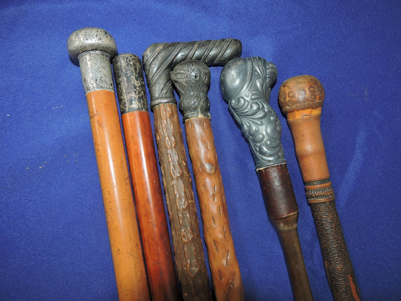 Lot of 6 walking canes/sticks (1 of 2)
