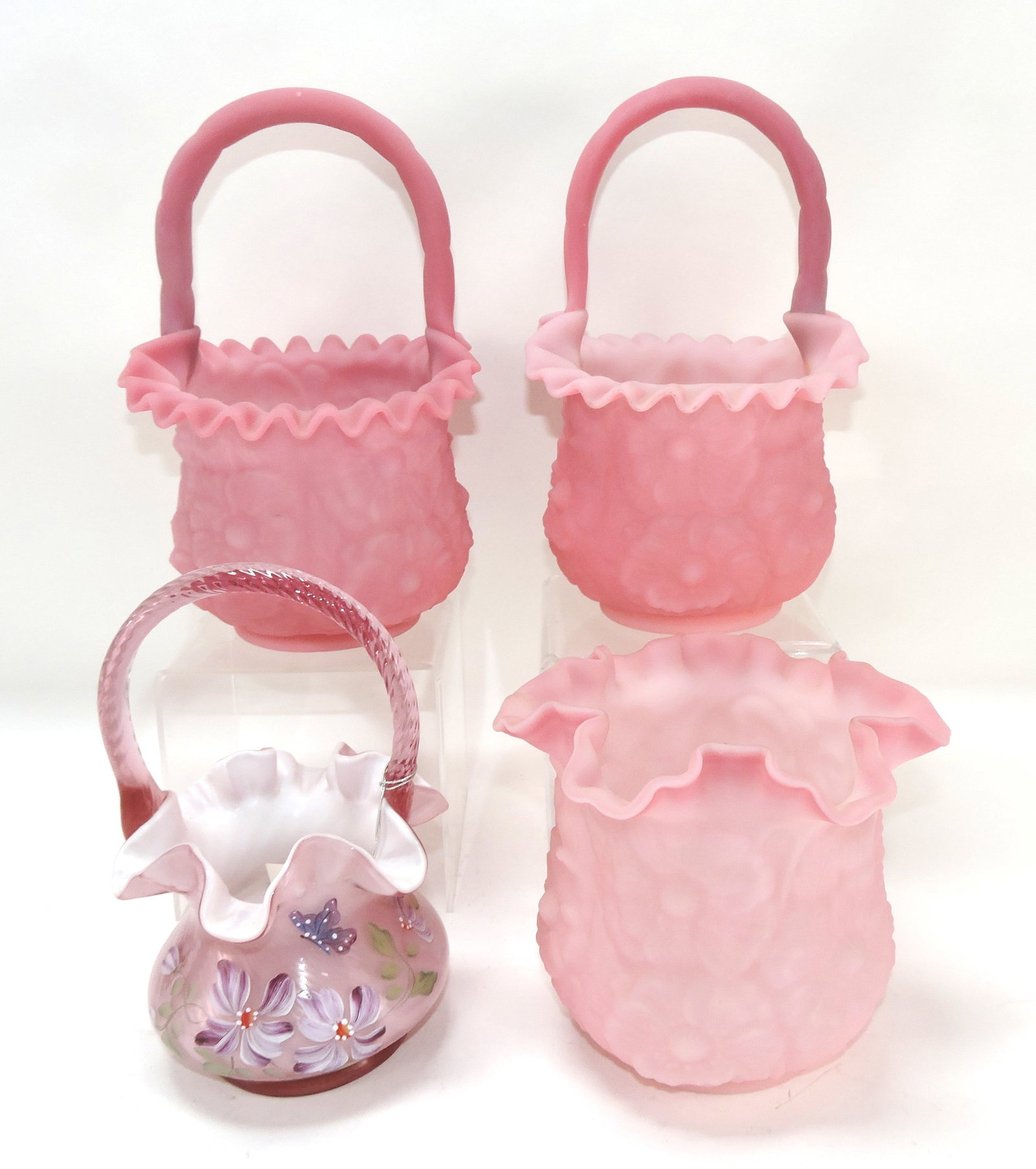 Fenton lot of 3 baskets and vase (1 of 1)