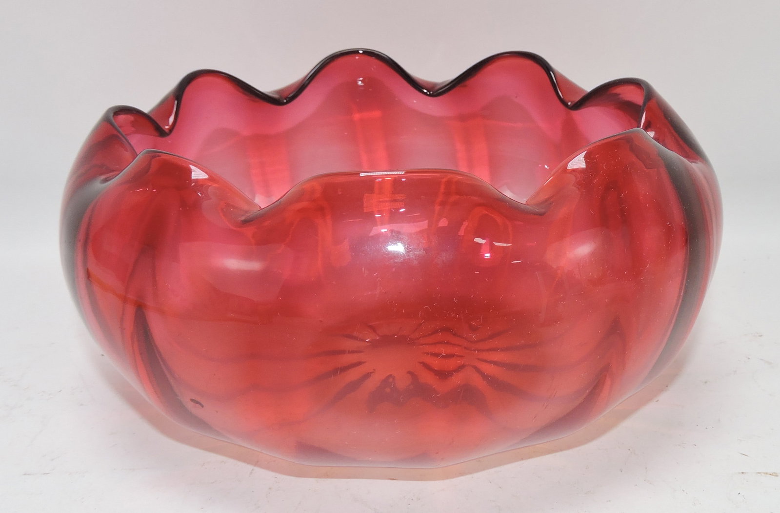 Cranberry to opalescent 8 1/2" bowl (1 of 1)