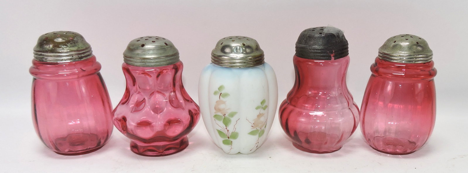 Lot of 5 sugar shakers, 5" (1 of 1)