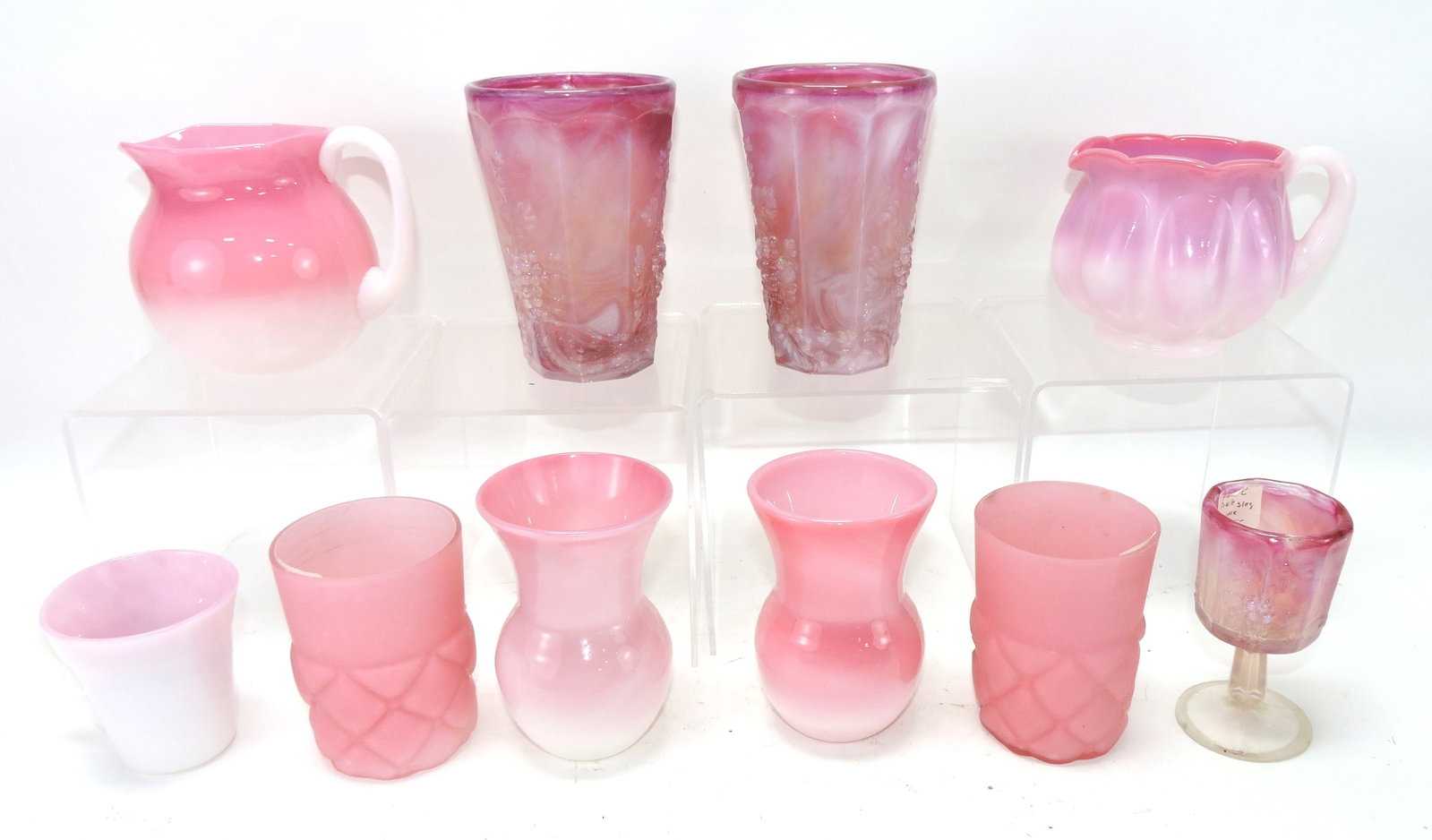 Lot of 10 vases/tumblers, creamers: .