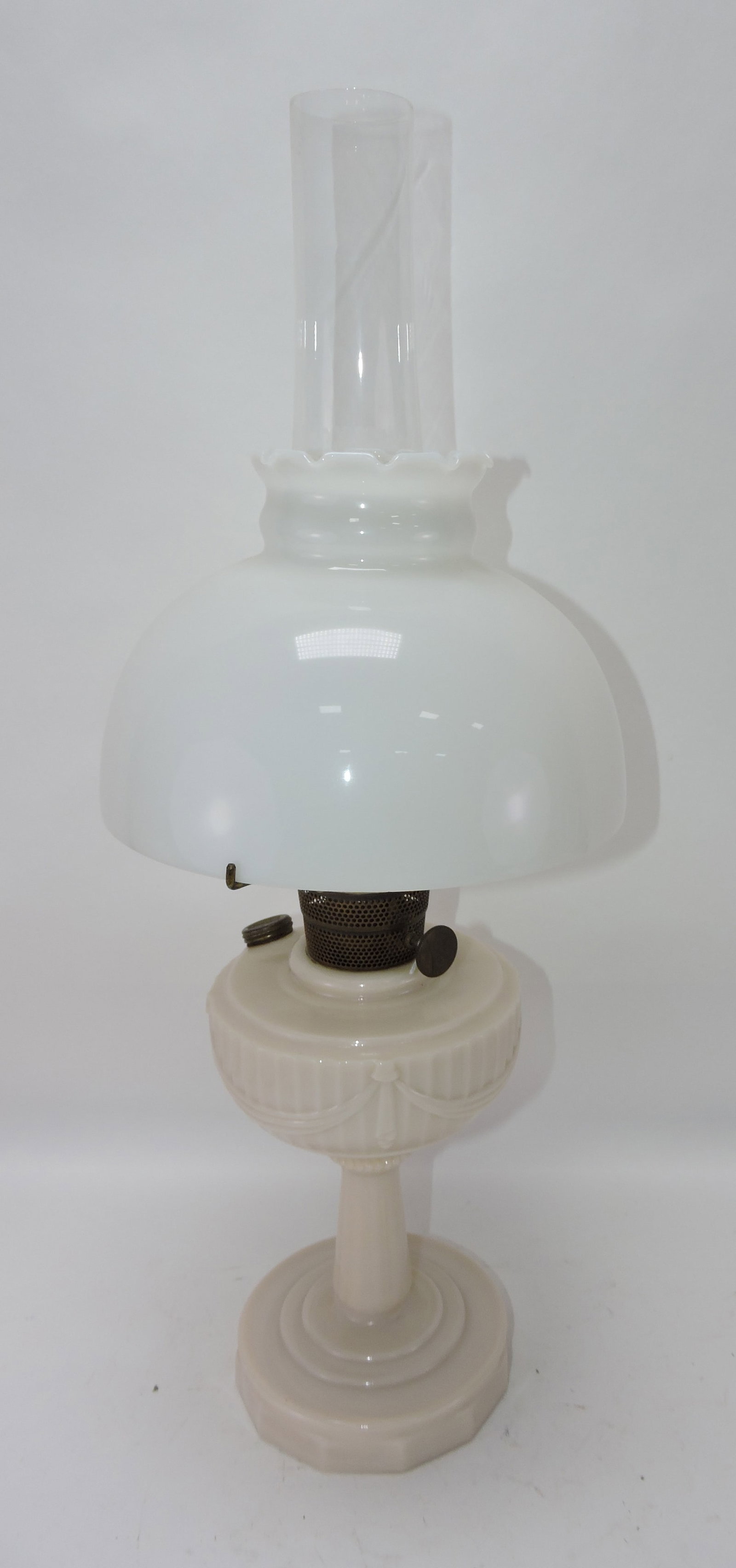 Aladdin Lincoln Drape oil lamp, 20": .