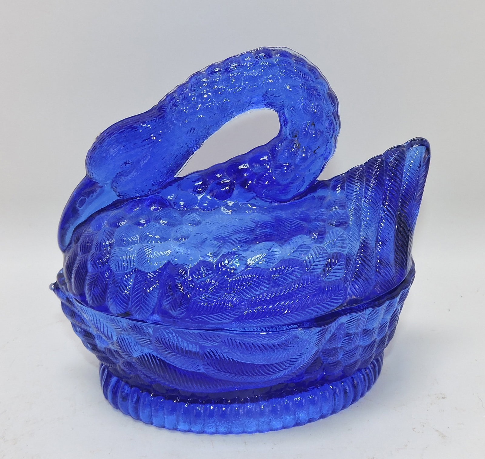 Cobalt glass swan covered dish,: 5 1/2"