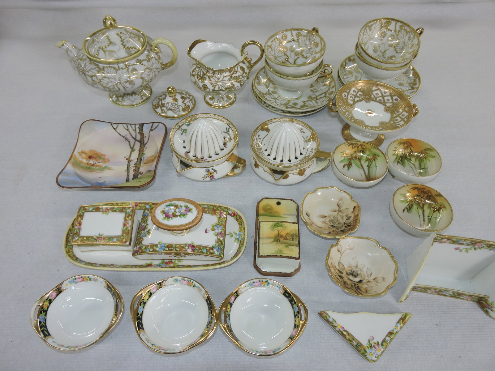 Nippon lot of assorted porcelain items. (1 of 1)