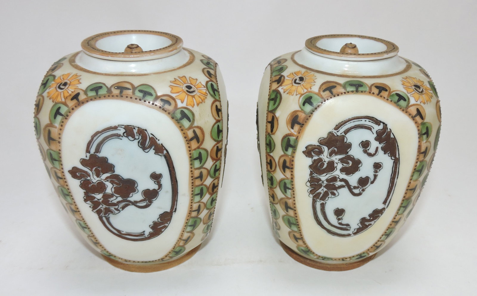 Imperial Nippon pair of 5" tea jars: with lids. The Dwight & Helen Wilmoth Collection