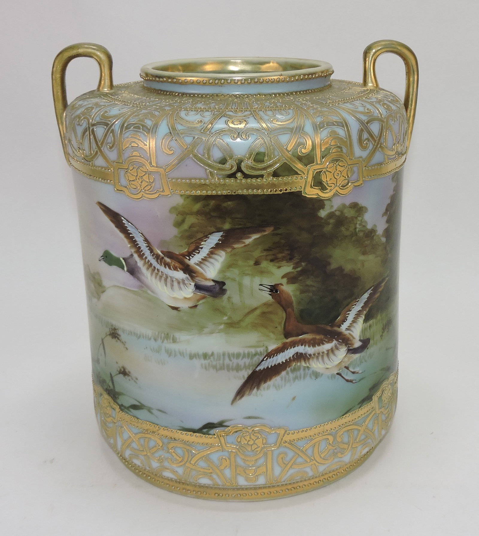 Nippon massive vase with heavy gold (1 of 2)