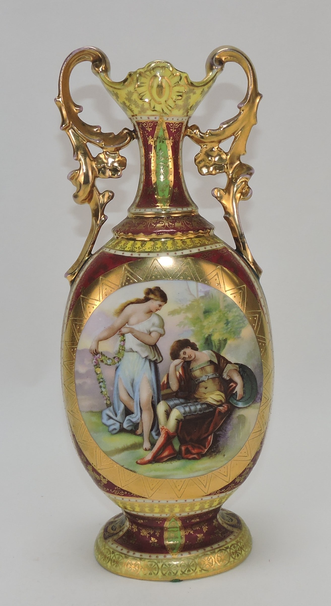 Austrian Royal Vienna beehive 14" (1 of 2)