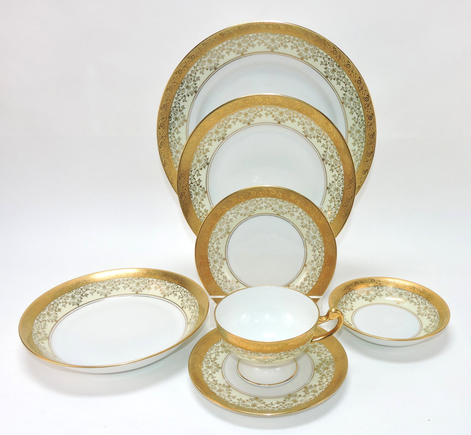 Hutschenreuther porcelain set of (1 of 4)
