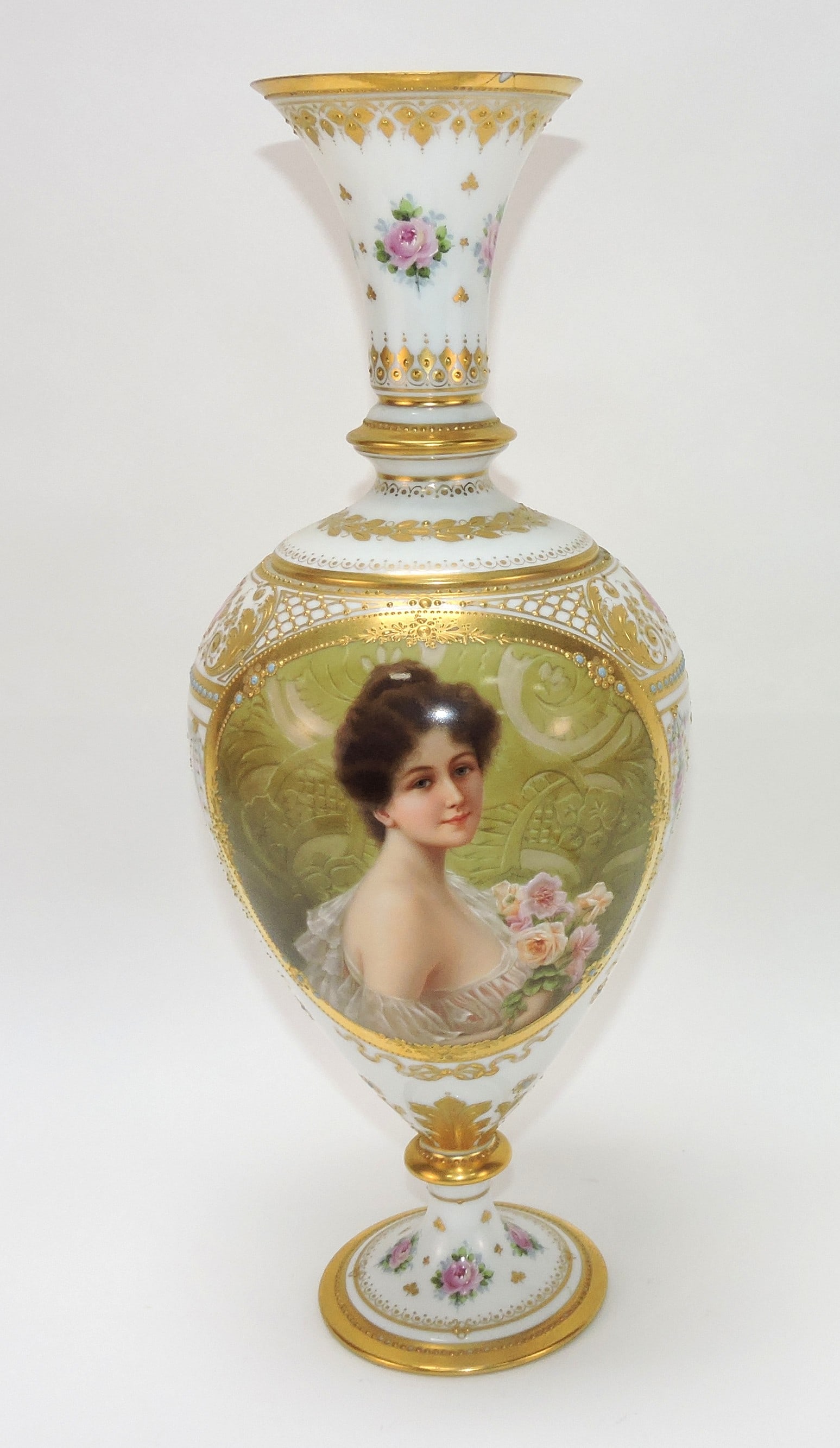 Fine Royal Vienna Austrian Beehive (1 of 3)